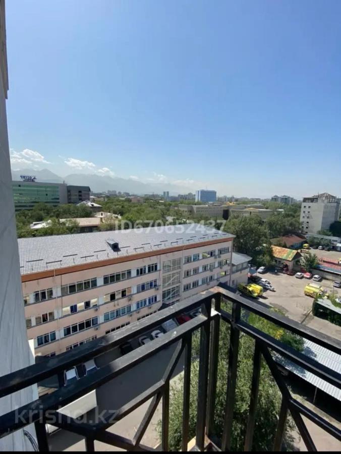 Студия В Центре Города, В «Золотом Квадрате» Almaty Luaran gambar